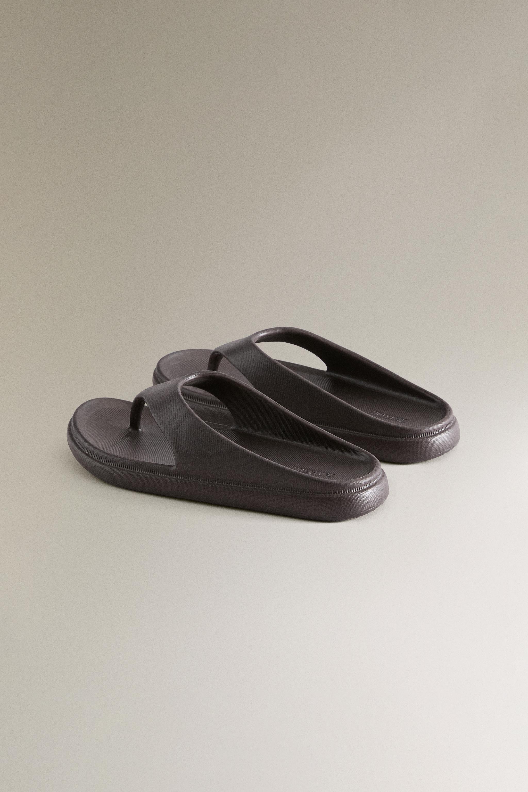 SANDALES PLATES CAOUTCHOUC